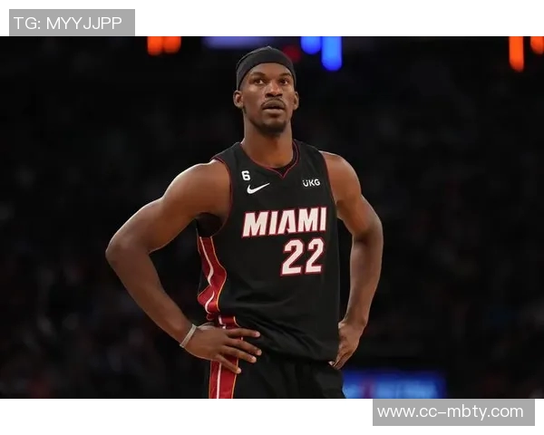 损友行为引发争议巴特勒罚球遭坑瞬间疑惑不解原地愣神 损友行为引发争议巴特勒罚球遭坑瞬间疑惑不解原地愣神